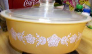 " Pyrex,  Big Bertha,  Yellow / Gold,  Butterfly Print " 664 Large Bowl With Lid