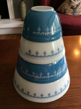 Vintage Pyrex Snowflake Garland Nesting Mixing Bowls 401 402 403 404