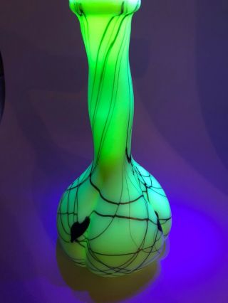Fenton 1976 Robert Barber Hanging Hearts Custard Bud Vase Irradiated Glows