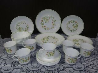 Vintage Corelle Strawberry Sundae Dinnerware Set Of Dishes 35pc Service For 7