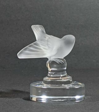 Signed Lalique Crystal Sparrow France Frosted Art Glass Bird Pedestal Base 2.  5 "