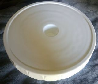 VINTAGE WHITE MILK GLASS CAKE PLATE WITH PEDESTAL FOOTED BASE 3