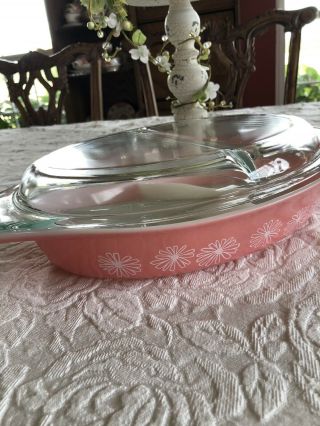 Pyrex Pink Daisy 1.  5 Quart Divided Dish With Lid Pristine