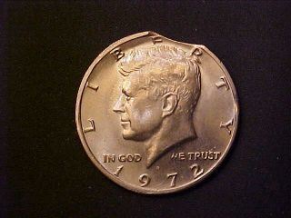 1972 - D Kennedy Half Dollar - Planchet Clip - Great Error Coin - C254sut2