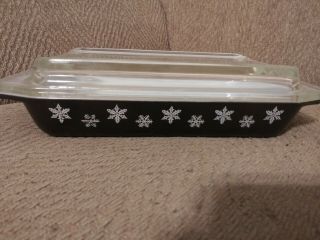 Vintage Pyrex Black White Snowflake 548 - B.  1 1/4 Space Saver Casserole W/lid