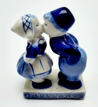 Vintage Delft 761 Holland Boy & Girl Kissing Figurine Blue White Exc