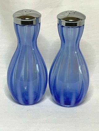 Fenton Blue Opalescent Art Glass World Rib Optic Shakers