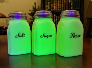Mckee Custard Milk Glass Shakers Salt Flour Sugar Roman Arch Art Deco Uranium