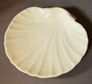 Euc Vintage Lenox Ivory Colored Sea Shell Shaped Ash Tray Candy Dish 4 " Across