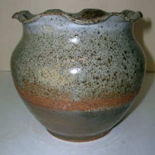 Hand Crafted Studio Pottery 4.  5 