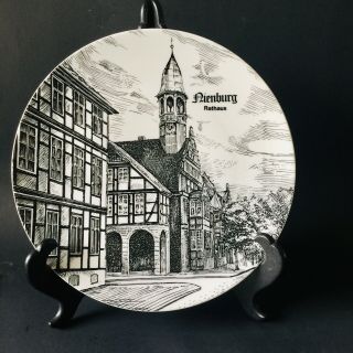 Altenkunstadt German Porcelain " Niemberg,  Rathaus " 10 1/2 " Plate & Wood Display
