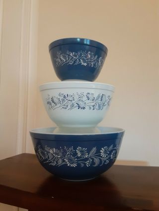 Vintage Pyrex Colonial Mist Blue White Nesting Mixing Bowls 403 402 401 Euc