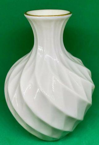Lenox Bud Vase Cream Parallelogram Swirl Pattern 6 Inches High.  24k Gold Trim