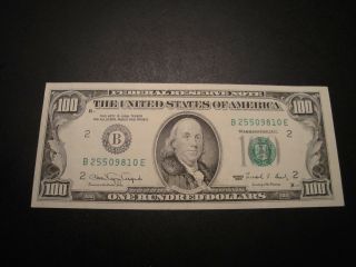 (1) $100.  00 Series 1990 Federal Reserve Note Bu Uncirculated