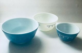 3 Pyrex Blue Snowflake Garland Nesting Mixing Bowls 401,  402,  403