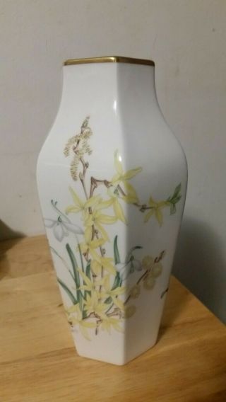 Wedgwood Porcelain Royal Horticultural Society 1979 Vase Spring Bee Forsythia 1