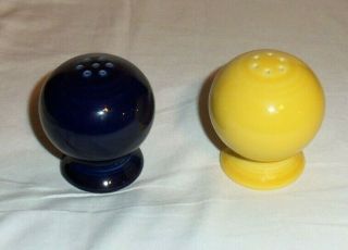 Vintage Fiesta Ware Salt And Pepper Shakers Homer Laughlin Blue & Yellow