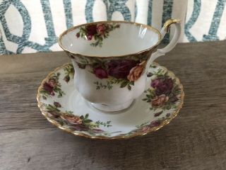 Royal Albert Old Country Roses Teacup And Saucer Set Fine China England