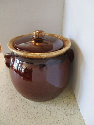 Vintage,  Hull Pottery Bean Crock,  With Lid,  Made In U.  S.  A.