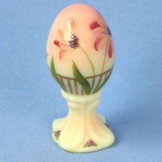 Fenton Glass Burmese Egg On Stand – 5146 Vs - Numbered Limited Edition