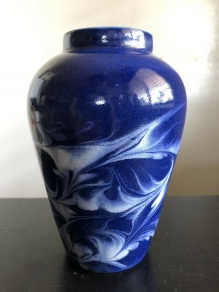 Fine Blue White Feathered Swirl Glaze Art Pottery Vase Beauty Nr