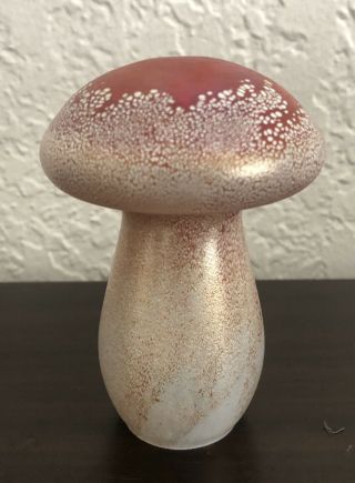 Style Stuart Abelman Iridescent Studio Art Glass Mushroom Sculpture 4 1/4”