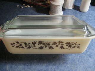 Vintage Pyrex Square Casserole/baking Dish W/lid - Gold Leaf & Acorn Pattern 2qt.