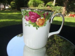 A Old Country Roses Royal Albert Coffee Mug Cup 3.  75 " Tall A1
