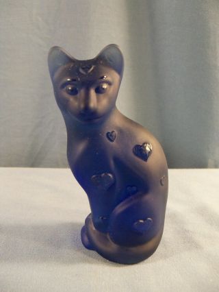 Fenton Rosso Stylized Cat Figurine Blue Glass Sand Carved Hearts Limited Ed.