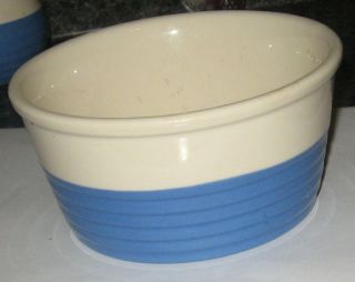 Vintage Universal Potteries Cambridge Ohio Blue And White 5 1/2 Bowl
