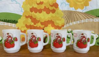 Set Of 4 Vintage Fire King,  Anchor Hocking,  Strawberry Shortcake Coffee Mugs Evc