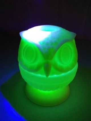 Vintage Fenton Custard Glass Owl Fairy Lamp " Glows "