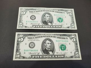 1974 $5.  00 2 Federal Reserve Notes Both End In 00 Crisp