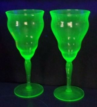 2 Vintage Tiffin Optic Green Water Goblets Uranium