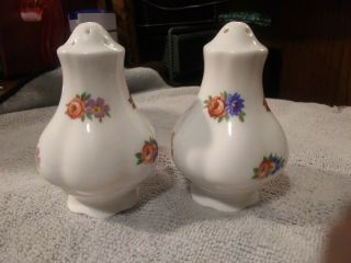 ROYAL ALBERT OLD COUNTRY ROSE SET OF SALT AND PEPPER 2
