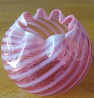 Vintage Fenton Cranberry Spiral Optic Opalescent Swirl Rose Bowl Euc