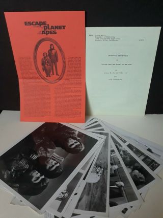 Vtg 1971 " Escape From The Planet Of The Apes " Press Release Kit W/ 13 B&w Photos