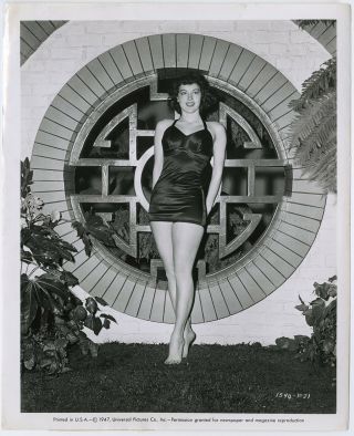 Pin - Up Bombshell Ava Gardner 1947 Barefoot Bathing Beauty Photograph