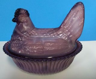 Boyd Lavender Glass Chicken/hen On Nest 5 Inch Dish From 1st 5 Years