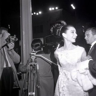 1964 Photo Negative Audrey Hepburn Star Actress At Film Premiere