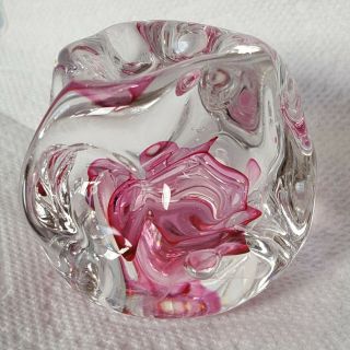 Vintage Signed 95 Art Glass Paperweight Abstract Freeform Bubbles Pink 2 - 1/2”
