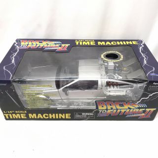 Diamond Select Toys 1/15th Scale Back To The Future 2 Delorean Time Machine Nib