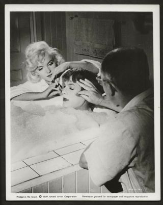 1959 Marilyn Monroe Billy Wilder On The Set Orig Some Like It Hot Photo