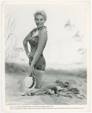 Buxom Bathing Beauty Kim Novak 1956 Barefoot Pin - Up Girl Photograph