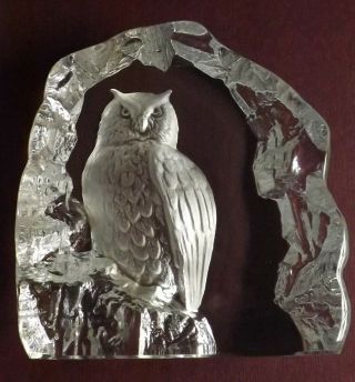 Mats Jonasson - Owl - Lead Crystal Swedish Glass Sculpture.
