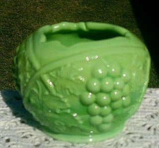 Fenton Glass Chameleon Green With Grape Pattern Rose Bowl 3 " H X 4 " W Nib