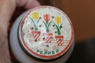 Vintage FIRE KING Tulip Range Milk GLASS Pepper Shaker 2