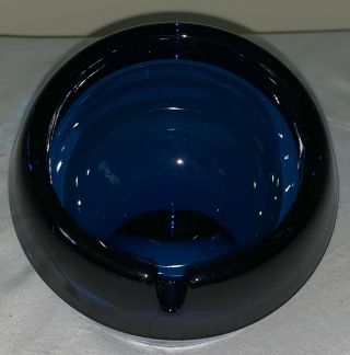 Vintage Mid Century Modern (early 1960’s) Blue Glass Orb Ball Ashtray - Euc