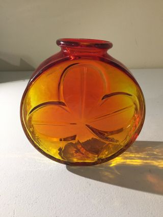 Vintage Mcm Blenko Amberina Red To Orange Shamrock Clover Glass Vase