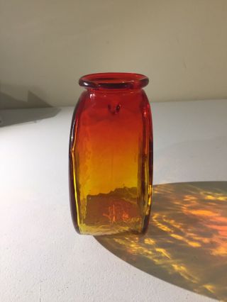 Vintage MCM Blenko Amberina Red to Orange Shamrock Clover Glass Vase 2